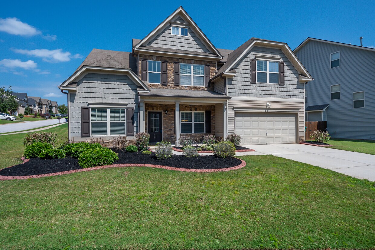 Primary Photo - 201 Abbey Gardens Ln