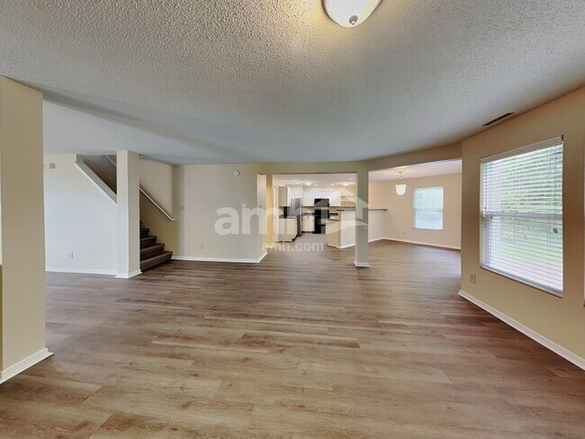 Building Photo - 10395 Butler Dr