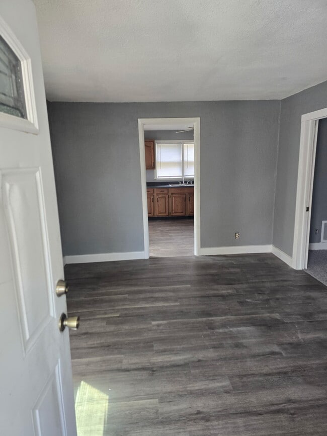 Foto del edificio - 3807 Chalmers Ave