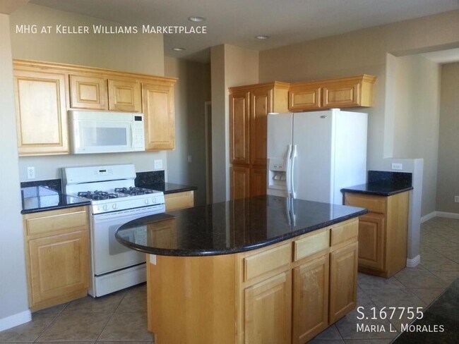 Foto del edificio - 1172 Spago Ln