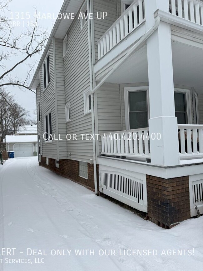 Building Photo - Charming 2-Bedroom Duplex in Prime Lakewoo...