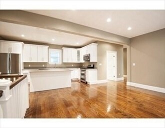 Foto del edificio - 686 E 8th St
