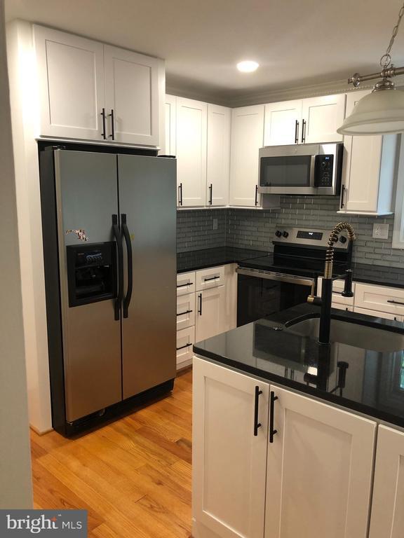 Foto del edificio - 12050 Long Lake Dr