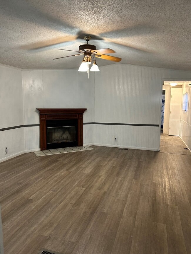 Foto del edificio - 10014 Cedar Landing Dr