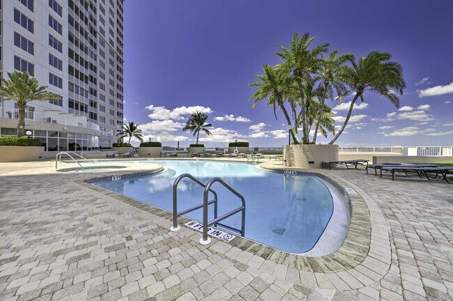Foto del edificio - 2090 W First St