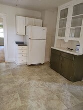 Building Photo - 5 Carroll Ave