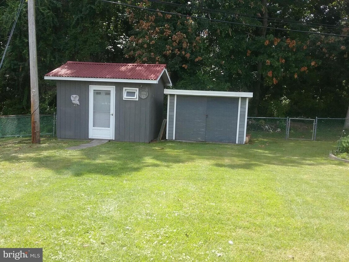 1042 Erwin Dr, Joppatowne, MD 21085 House for Rent in Joppatowne, MD