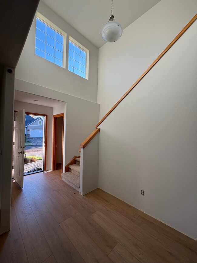 Foto del edificio - 1925 NW Woodland Dr