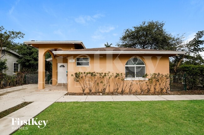 Building Photo - 405 NW 7th St