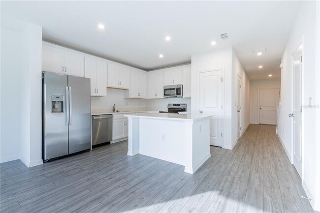 Building Photo - 3316 Thicket St