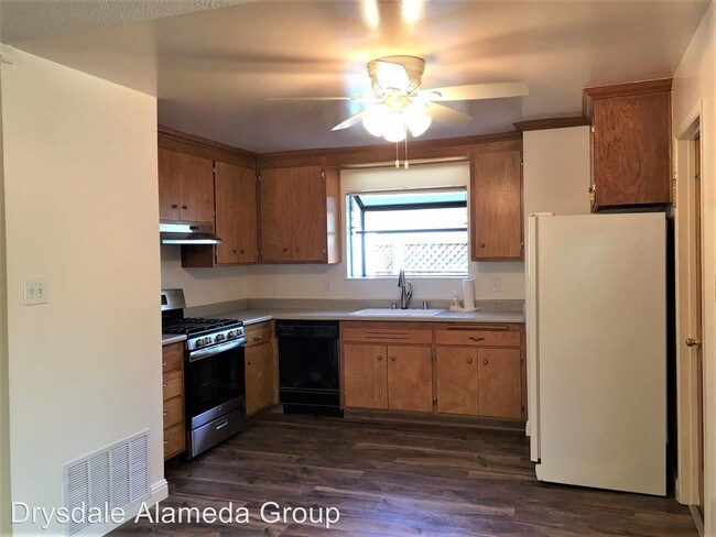 Foto del edificio - 3 br, 2 bath House - 343 Oleander