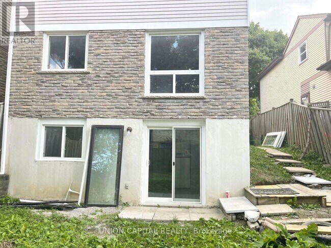 Photo du bâtiment - 75 Madsen Crescent