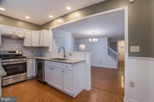 Foto del edificio - 406 E Hector St