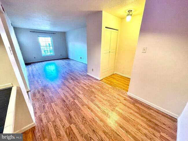 Building Photo - 158 Berwick Pl