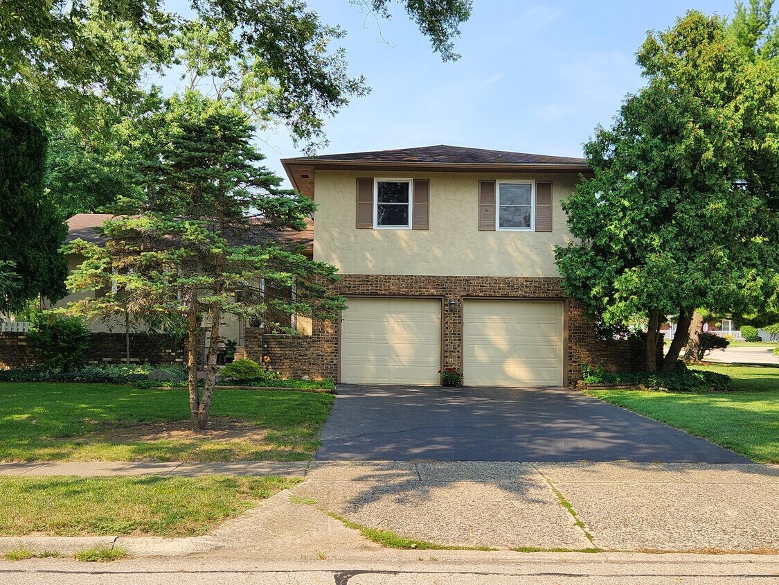 Primary Photo - 316 Finstock Way