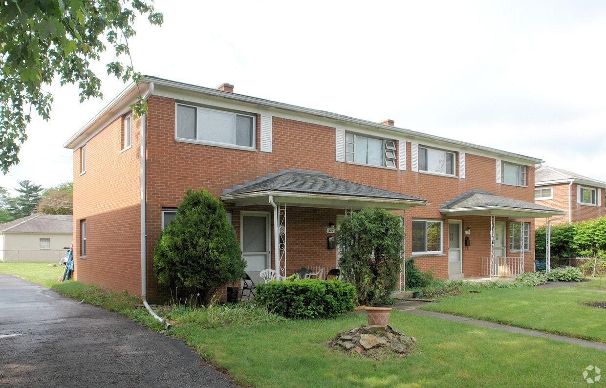 Foto del edificio - 225-231 Broad Meadows Blvd