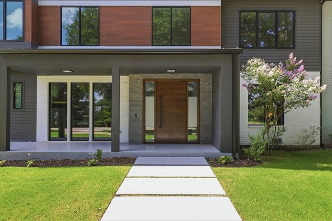 Building Photo - 13693 Peyton Dr