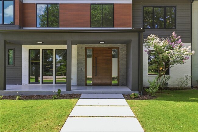 Foto del edificio - 13693 Peyton Dr
