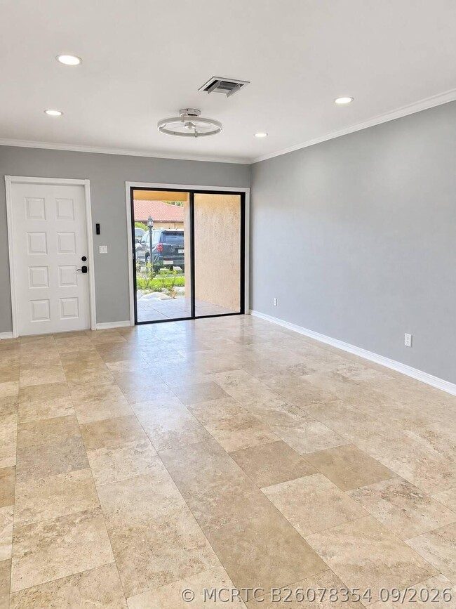 Foto del edificio - 5933 Forest Hill Blvd
