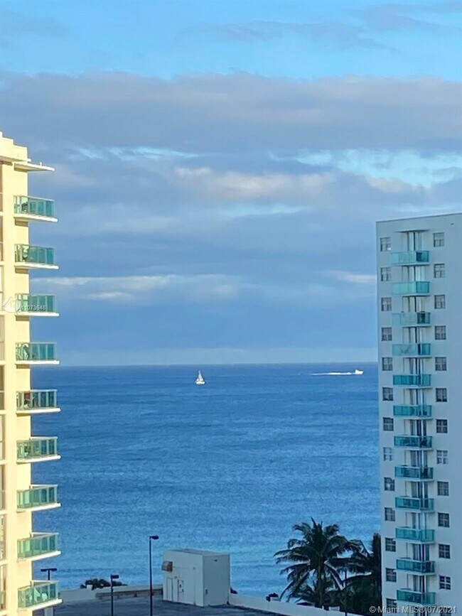 Building Photo - 3800 S Ocean Dr