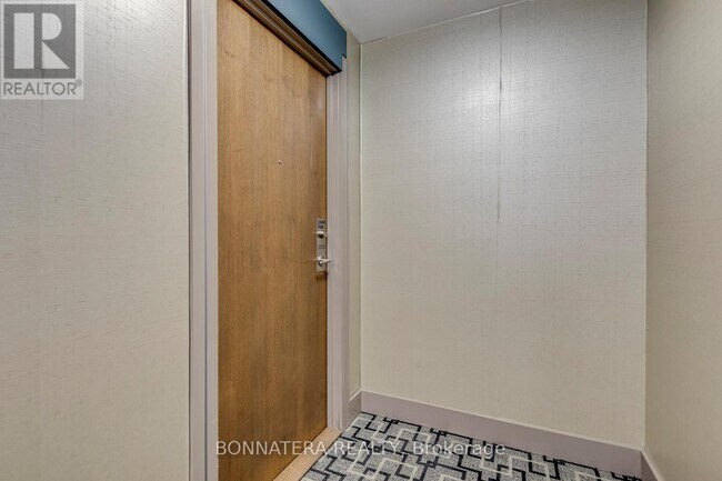 Building Photo - 3975 Grand Park Dr