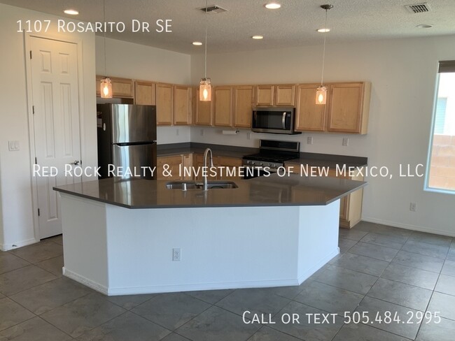 Building Photo - 4 Bedroom in Cabezon