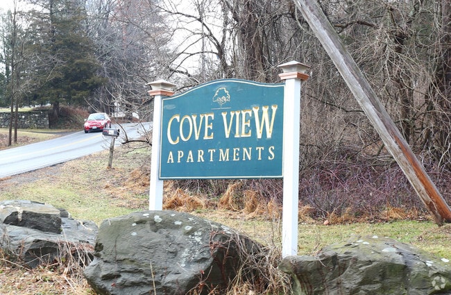 Building Photo - CoveView Apartments