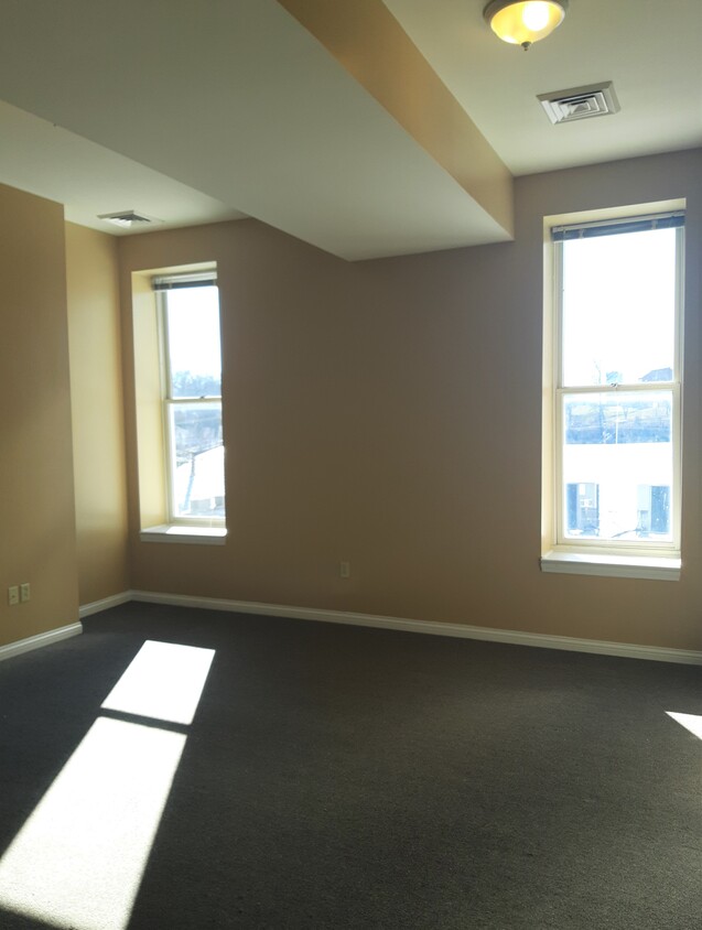 Unit 2B: Living Room - 112 E Main St