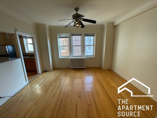 Building Photo - 5000 S Cornell Ave