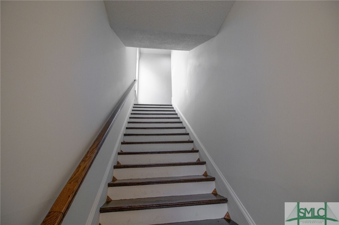 Primary Photo - 1710 Barnard St