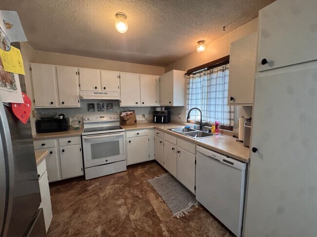 Foto del edificio - 1097 Regency Dr