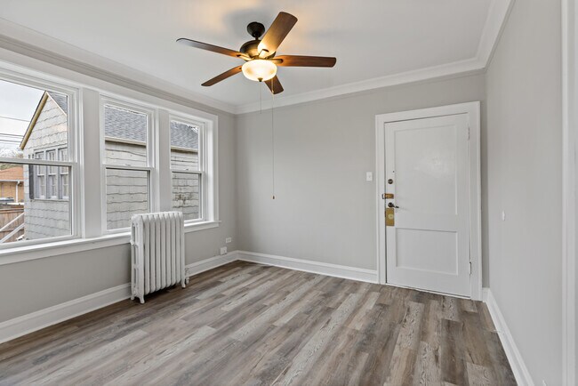 Foto del edificio - 6839 S Maplewood Ave