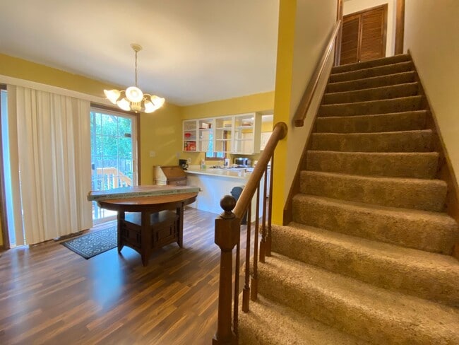 Building Photo - 2 Bedroom Condo In Schererville