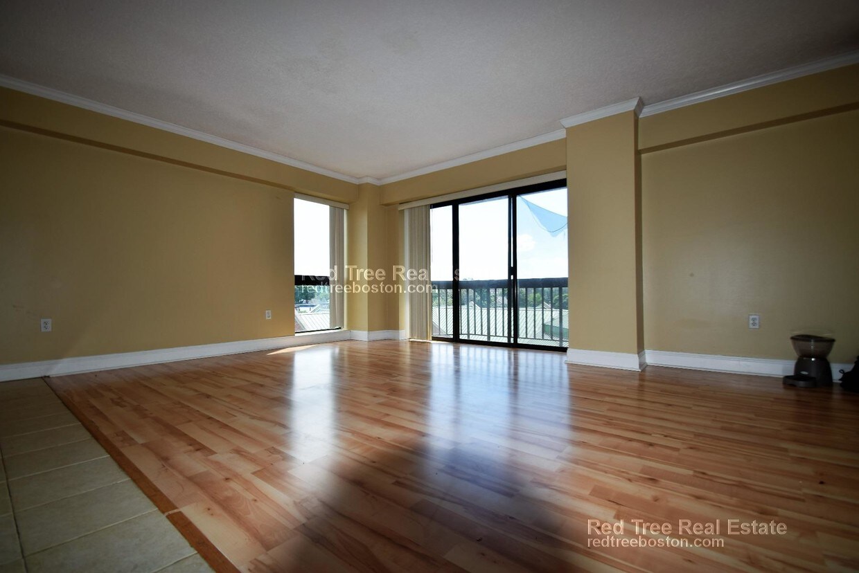 Foto principal - 15 N Beacon St