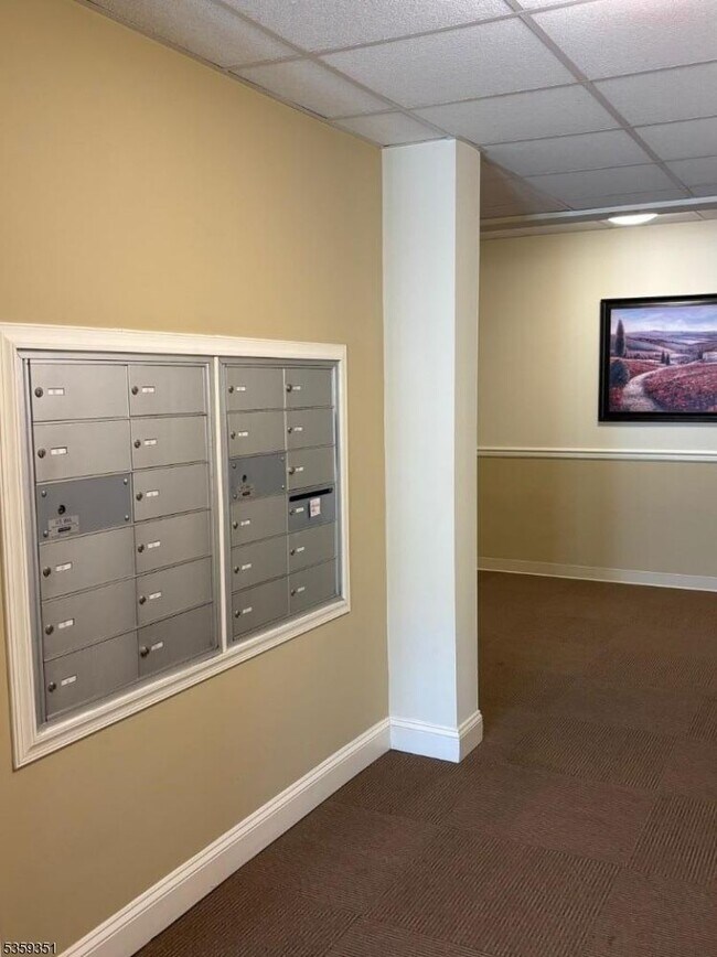 Foto del edificio - 6006 Brookfield Glen Dr