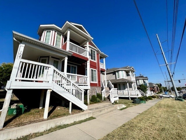 Building Photo - 1087 N Leverett Ave