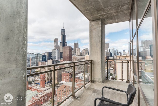 Foto del edificio - 1 br, 2 bath Condo - 12 E 9th St 1503