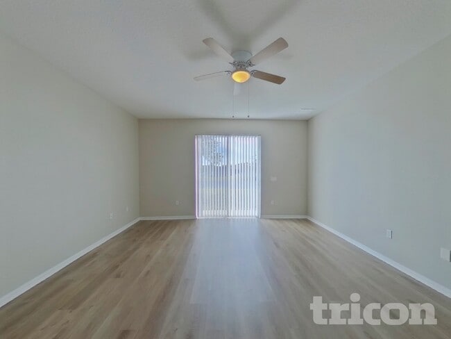 Foto del edificio - 5530 Sycamore Canyon Dr