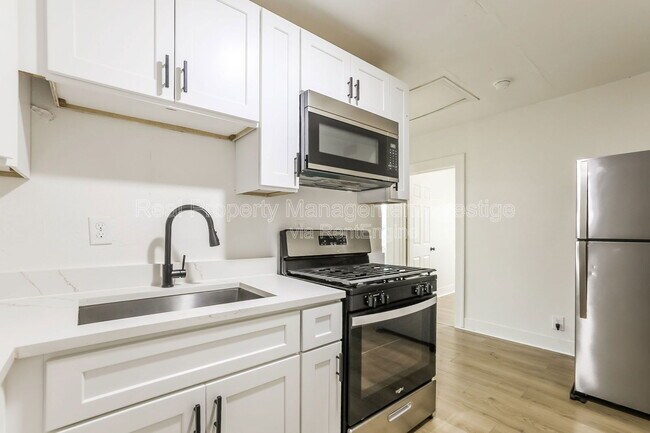 Foto del edificio - 310 W James Ave