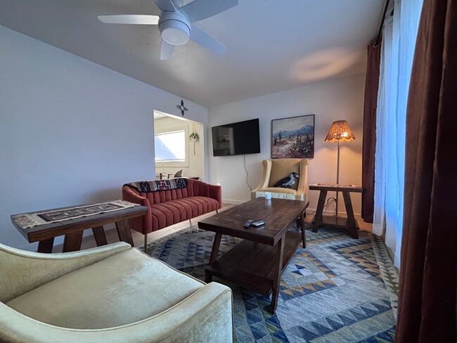 Foto del edificio - 9402 Claremont Ave NE