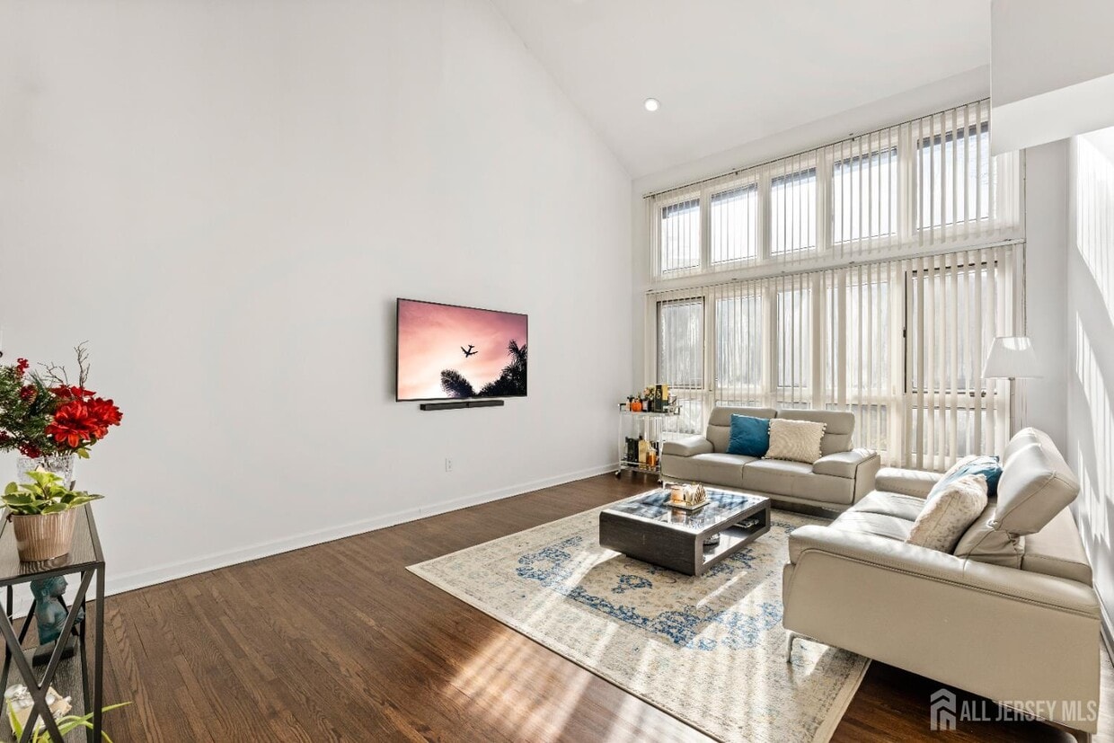 Foto principal - 403 Willowbrook Dr