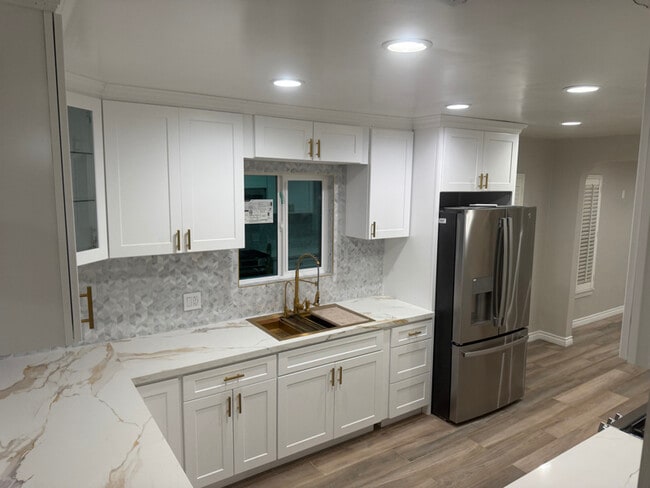 Photo - 1616 E Harding St House