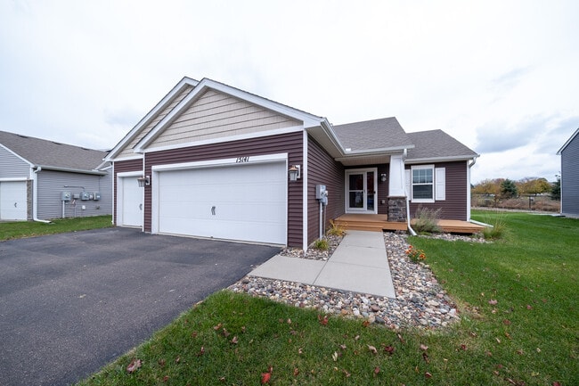 Foto del edificio - 15141 Emory Cir