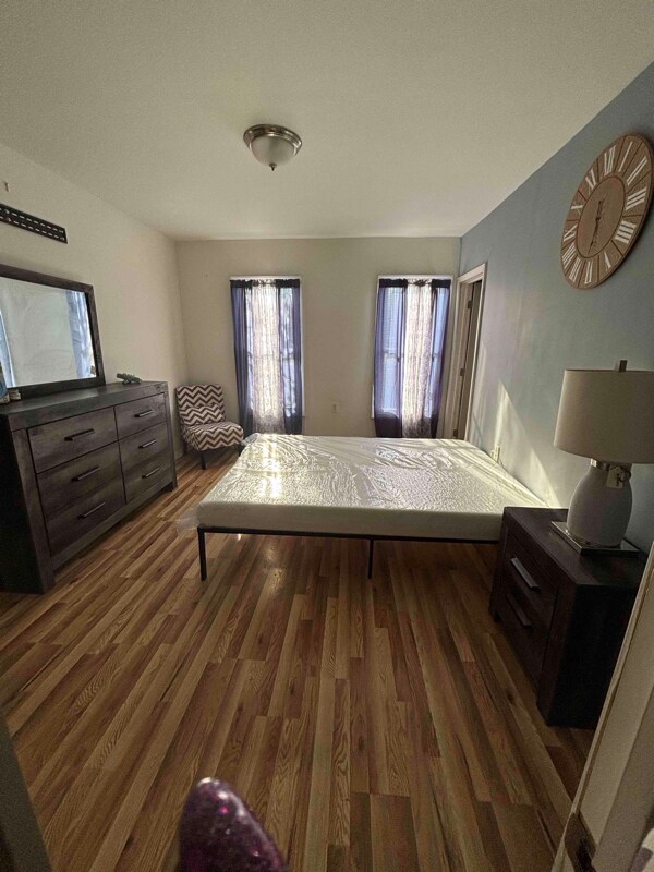 Foto principal - 714 Bristol St