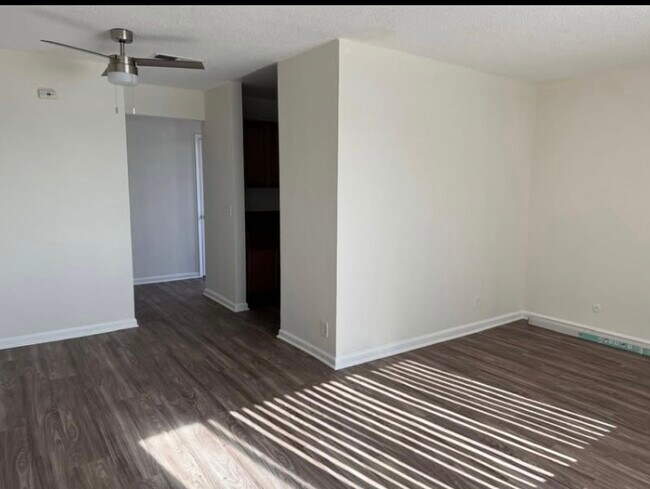 SALA DE ESTAR - 3299 Imperial Ave