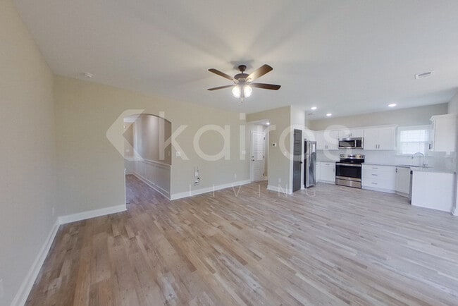 Building Photo - 157 Allentown Wy