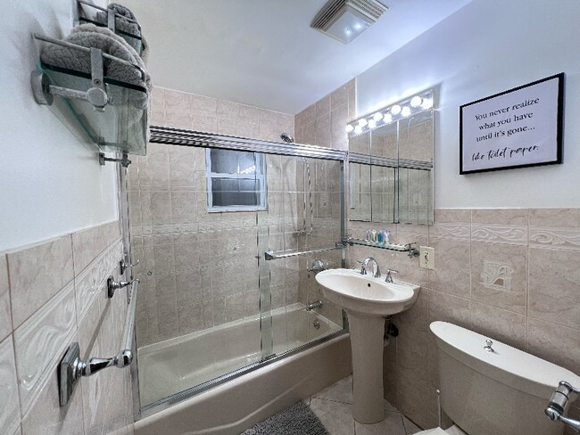 Foto del edificio - 223-42-223103 103rd Ave
