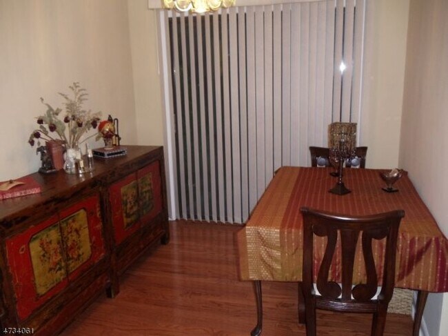 Foto del edificio - 701 Spruce Hills Dr