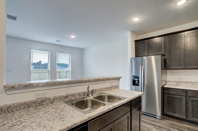 Foto del edificio - 16754 Rover Ln