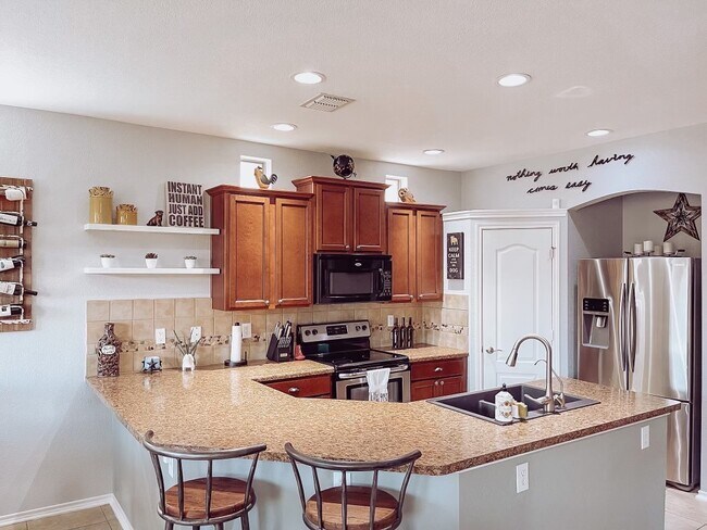 Building Photo - 1207 Nicholas Manor
